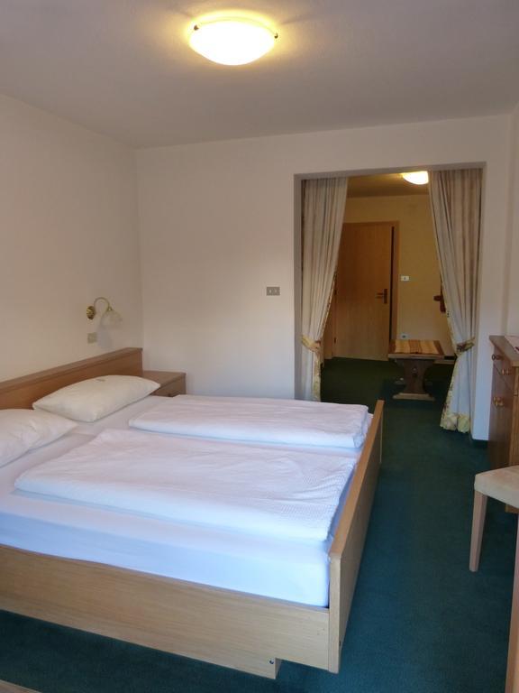 Hotel Ciasa Roch Corvara In Badia Camera foto