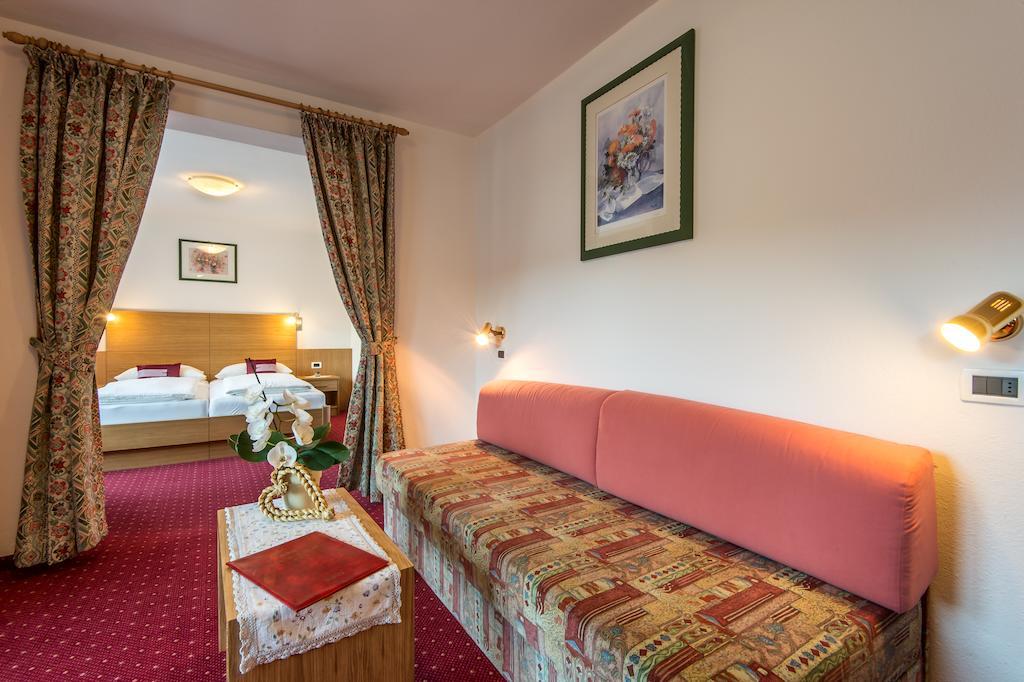 Hotel Ciasa Roch Corvara In Badia Camera foto
